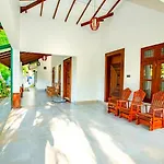 Green Holiday Bungalow