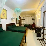 Sensitha Holiday Home