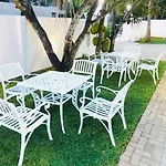 Royal White Tourist Rest