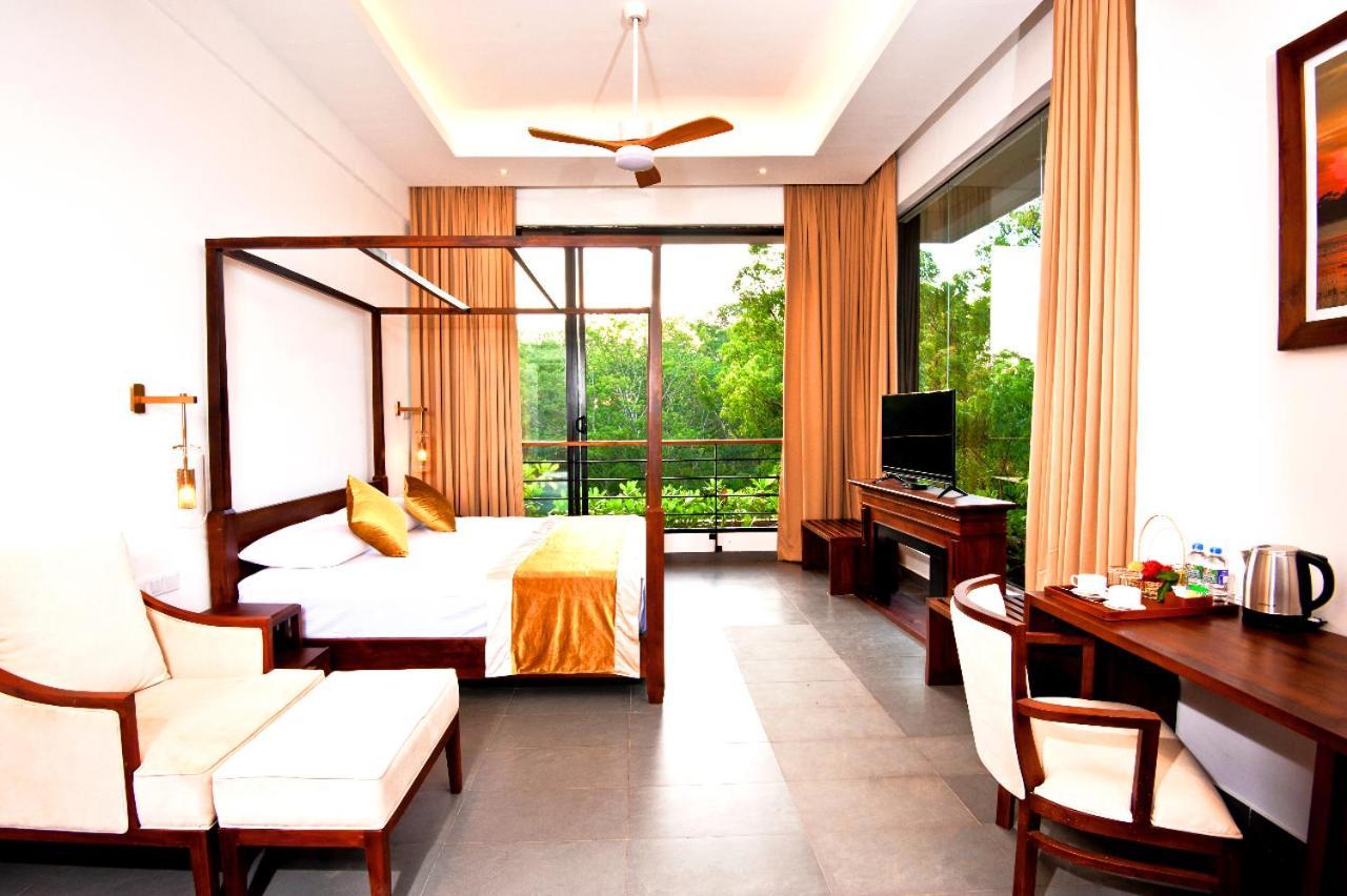 Hotel The Forest 3*