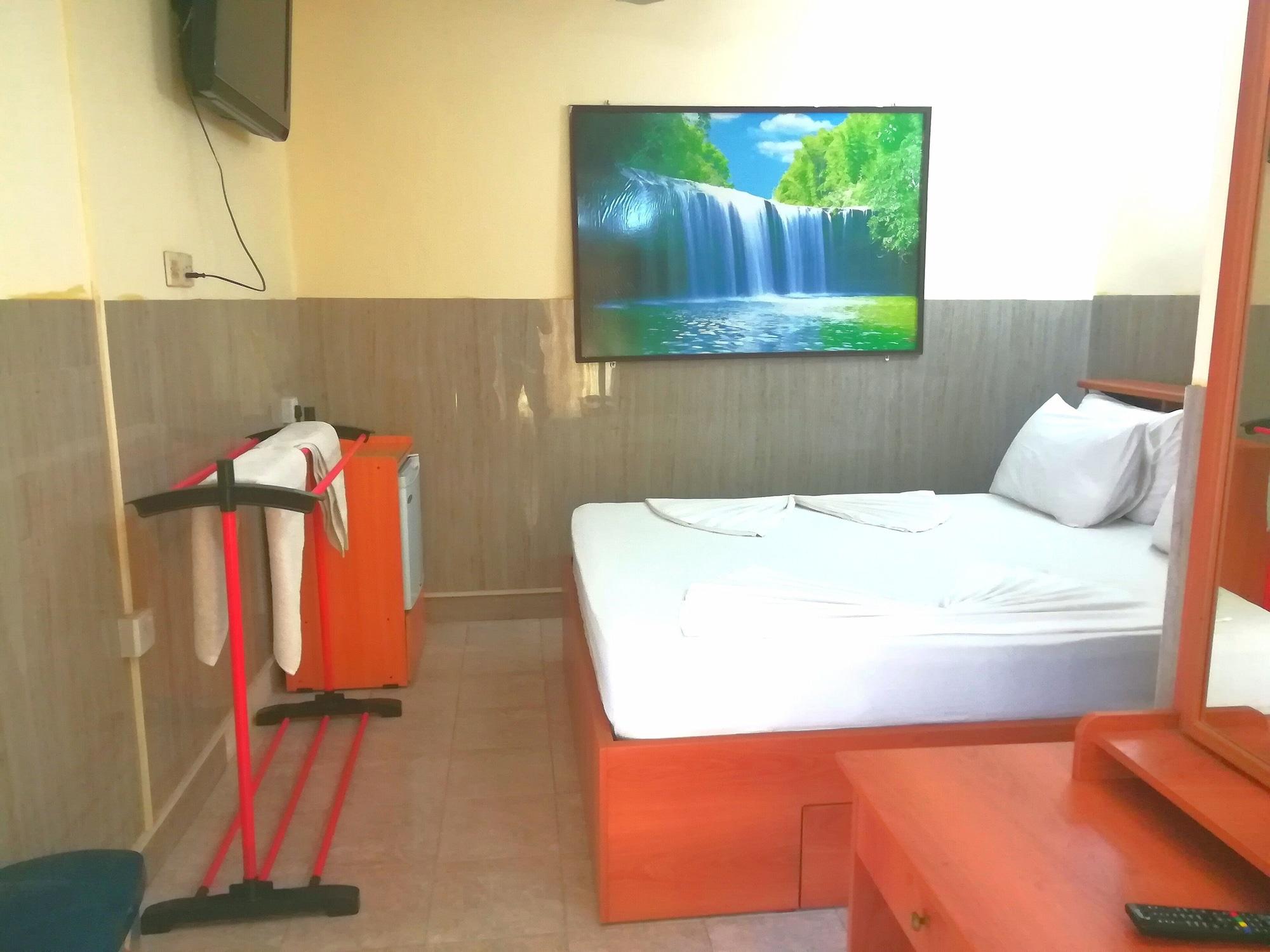 French Garden Tourist Rest 2*