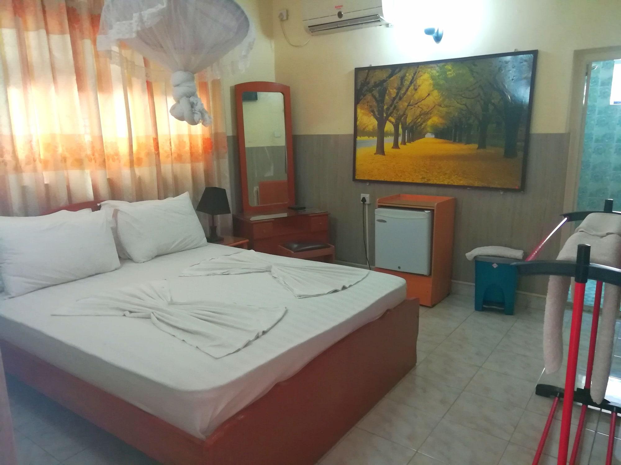 French Garden Tourist Rest 2*