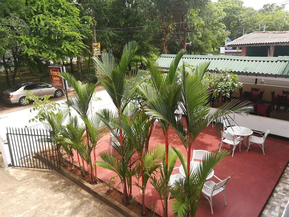 French Garden Tourist Rest 2* Anuradhapura