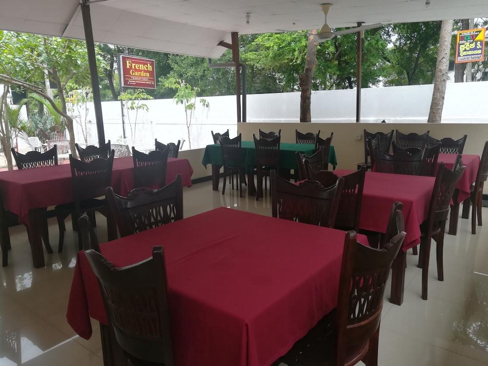 French Garden Tourist Rest 2*