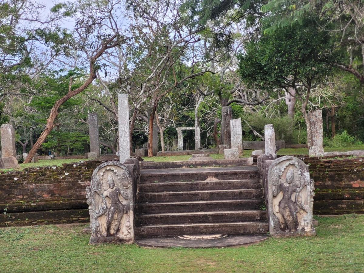 Arachchi Heritage