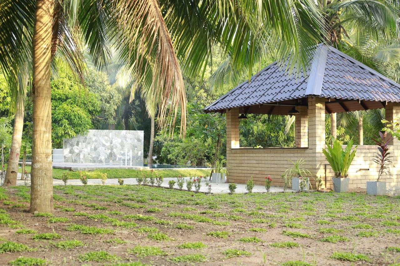 Shanthi * Anuradhapura
