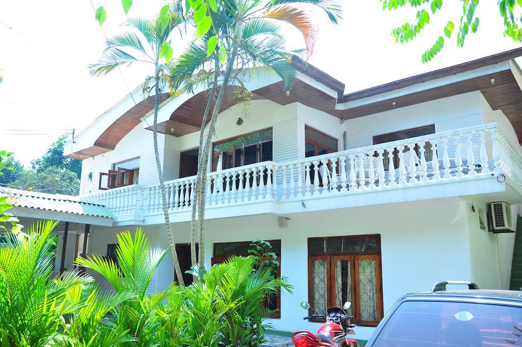 Guest house French Garden Tourist Rest