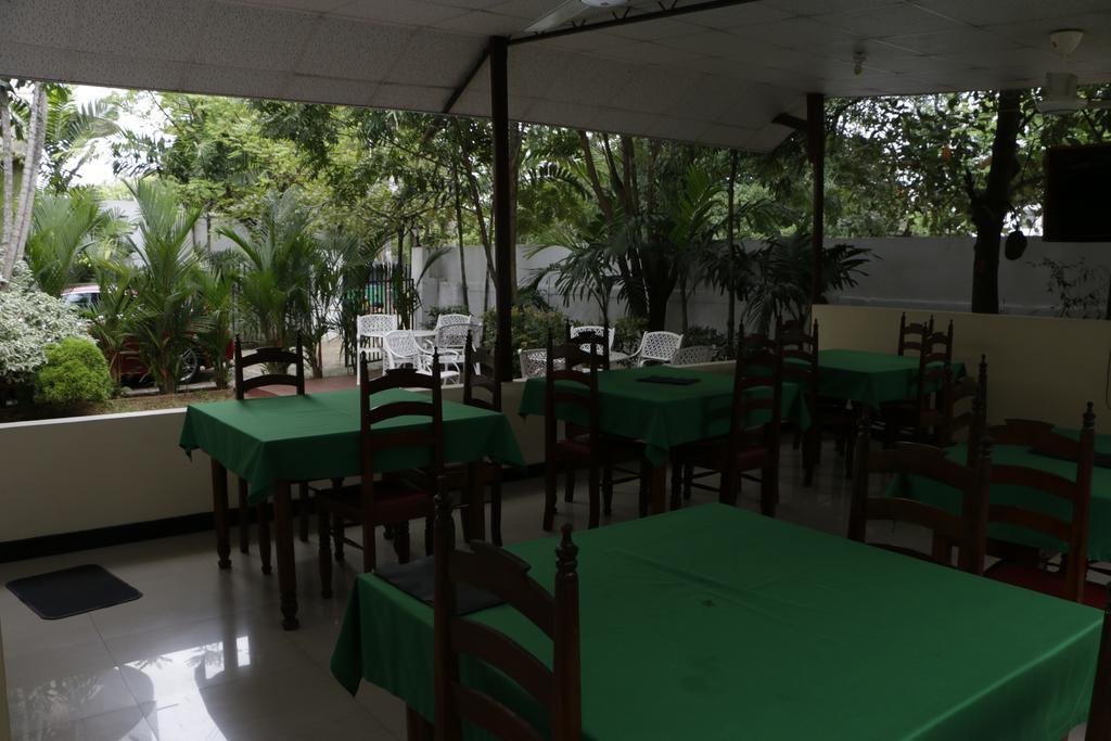 Guest house French Garden Tourist Rest 2*