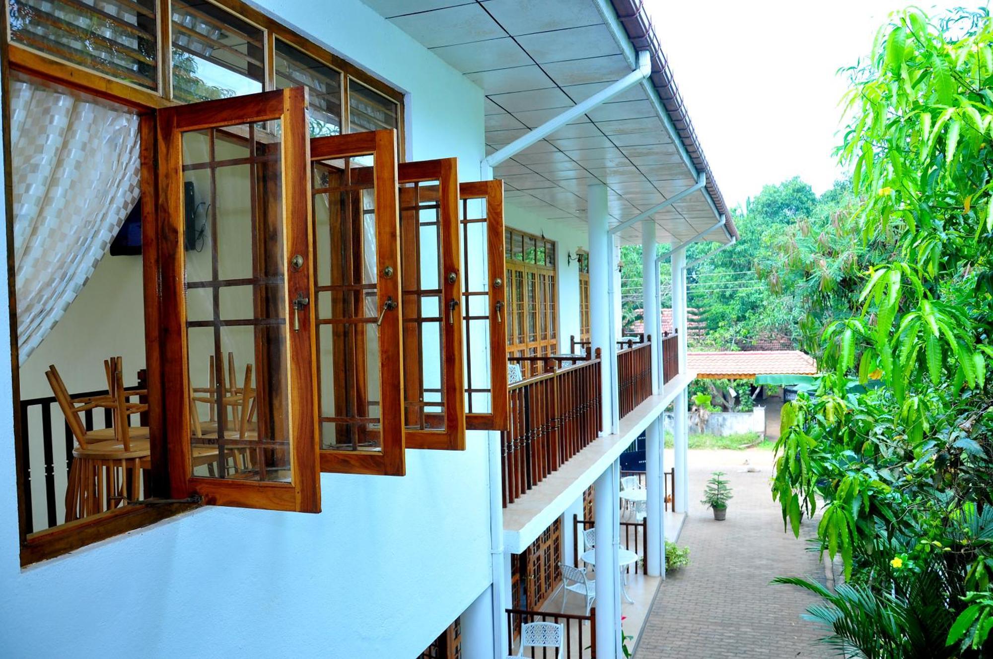 London Palace Hotel Anuradhapura