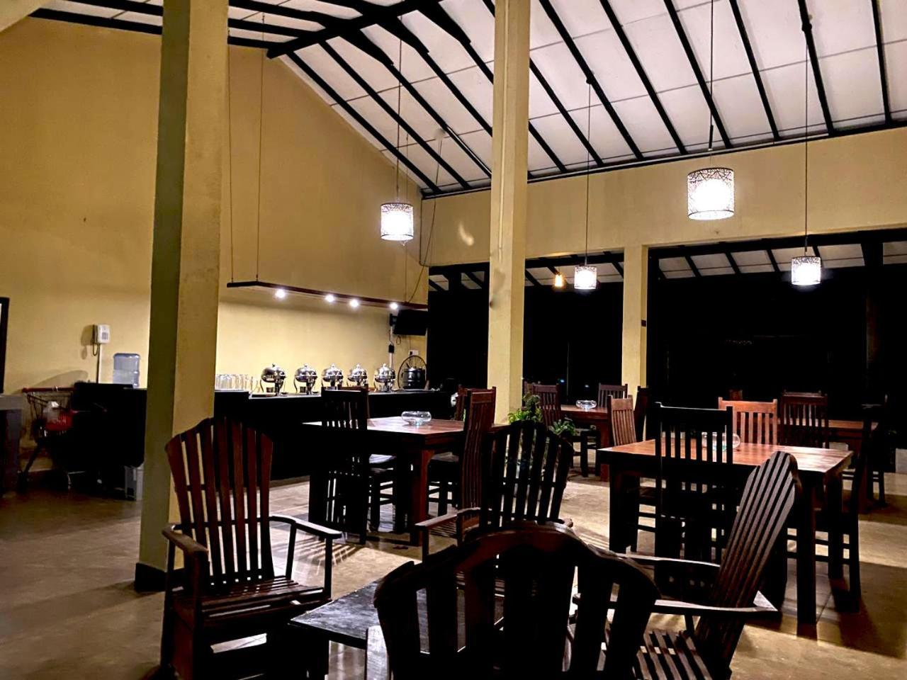 Hotel Athyantha Anuradhapura