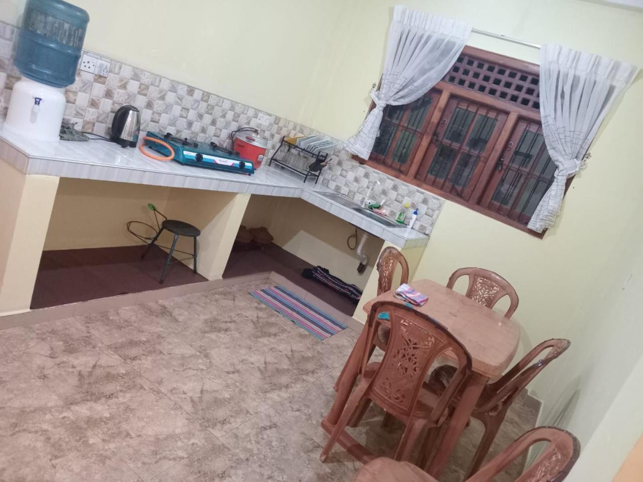 Sithila Family Holiday home *