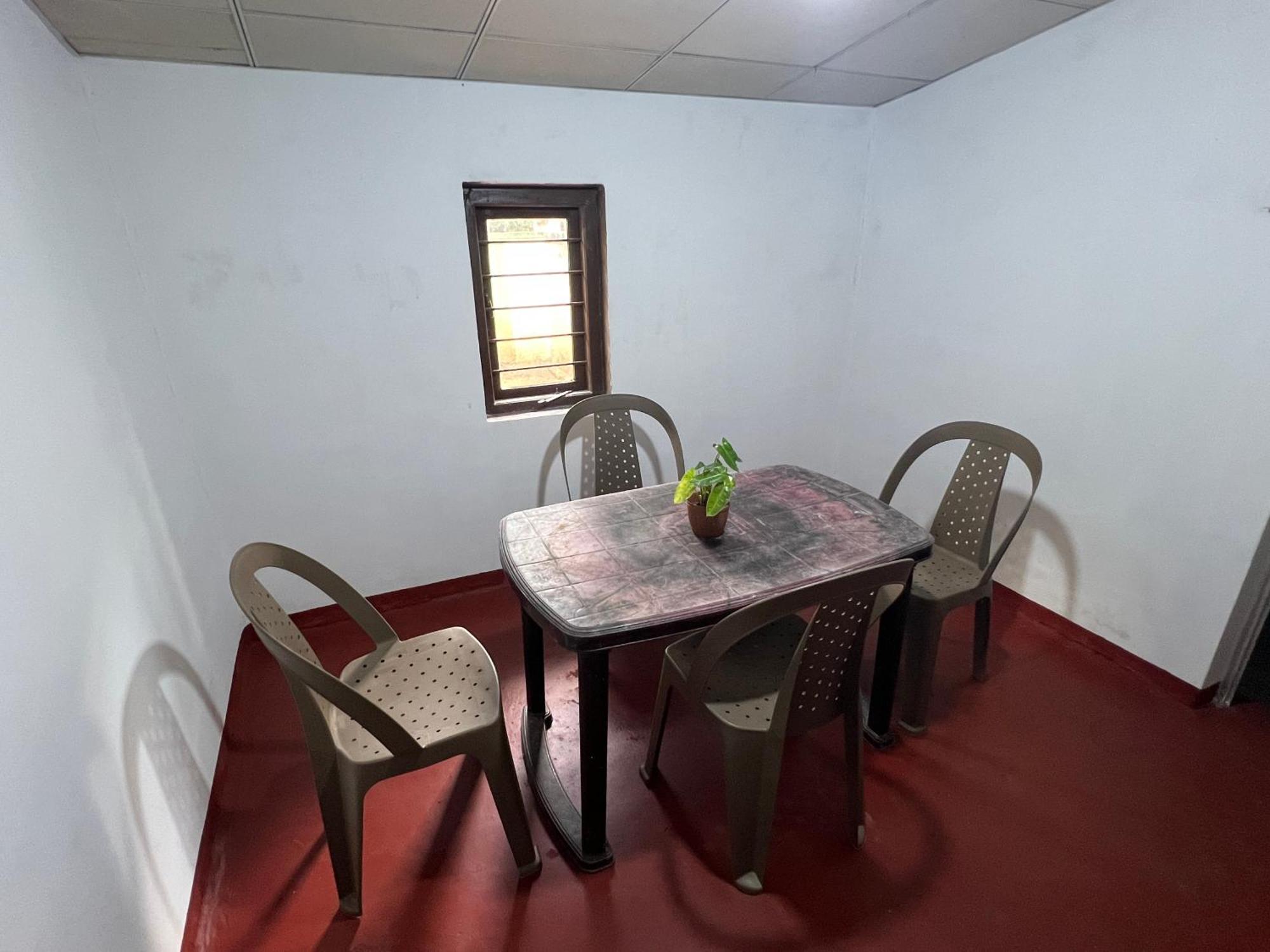 Gleeful Hostel Anuradhapura