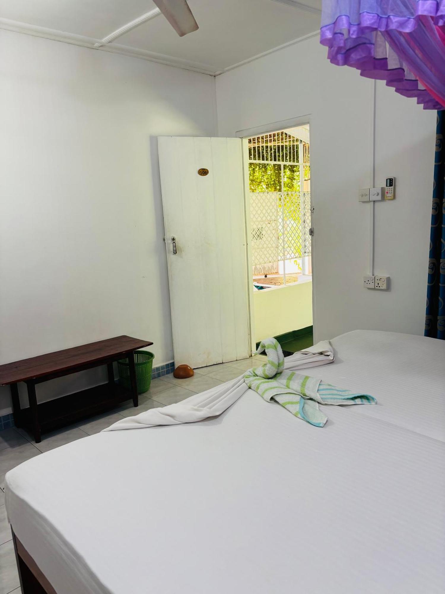 Levi's Tourist - Guest house Anuradhapura