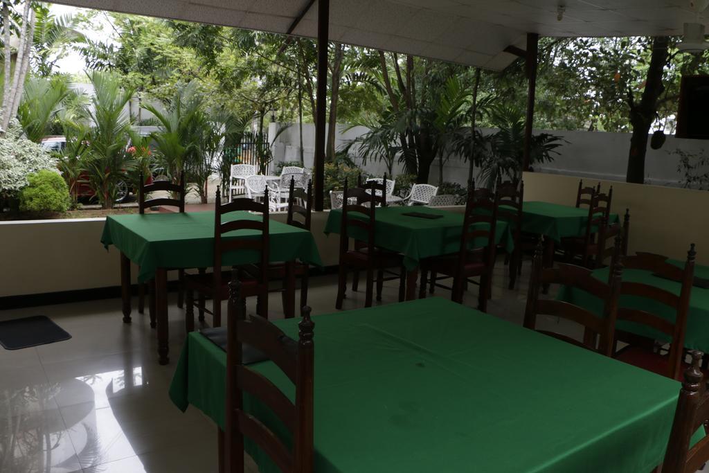 French Garden Tourist Rest