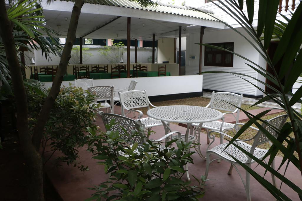 Guest house French Garden Tourist Rest