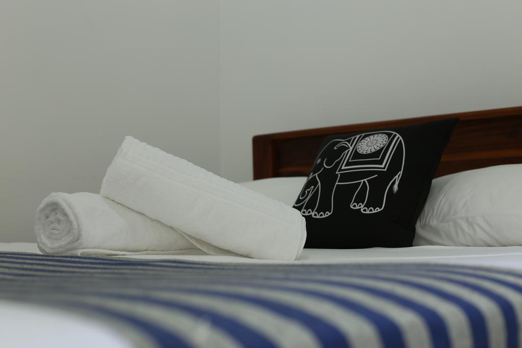 Amsterdam Tourist Rest * Anuradhapura