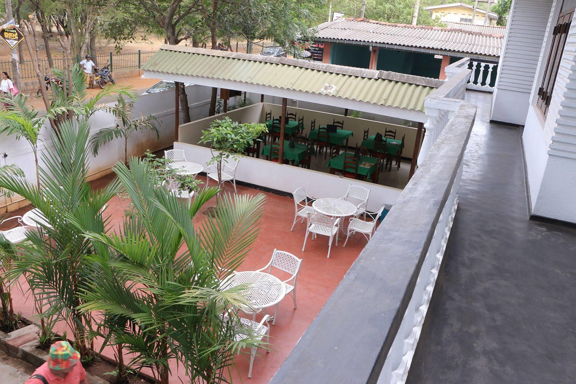 Guest house French Garden Tourist Rest Anuradhapura