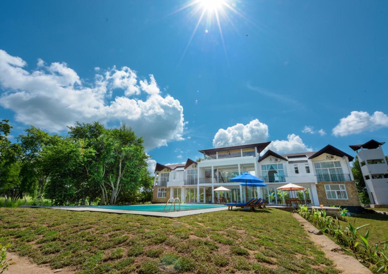 Hotel Subaseth 3*