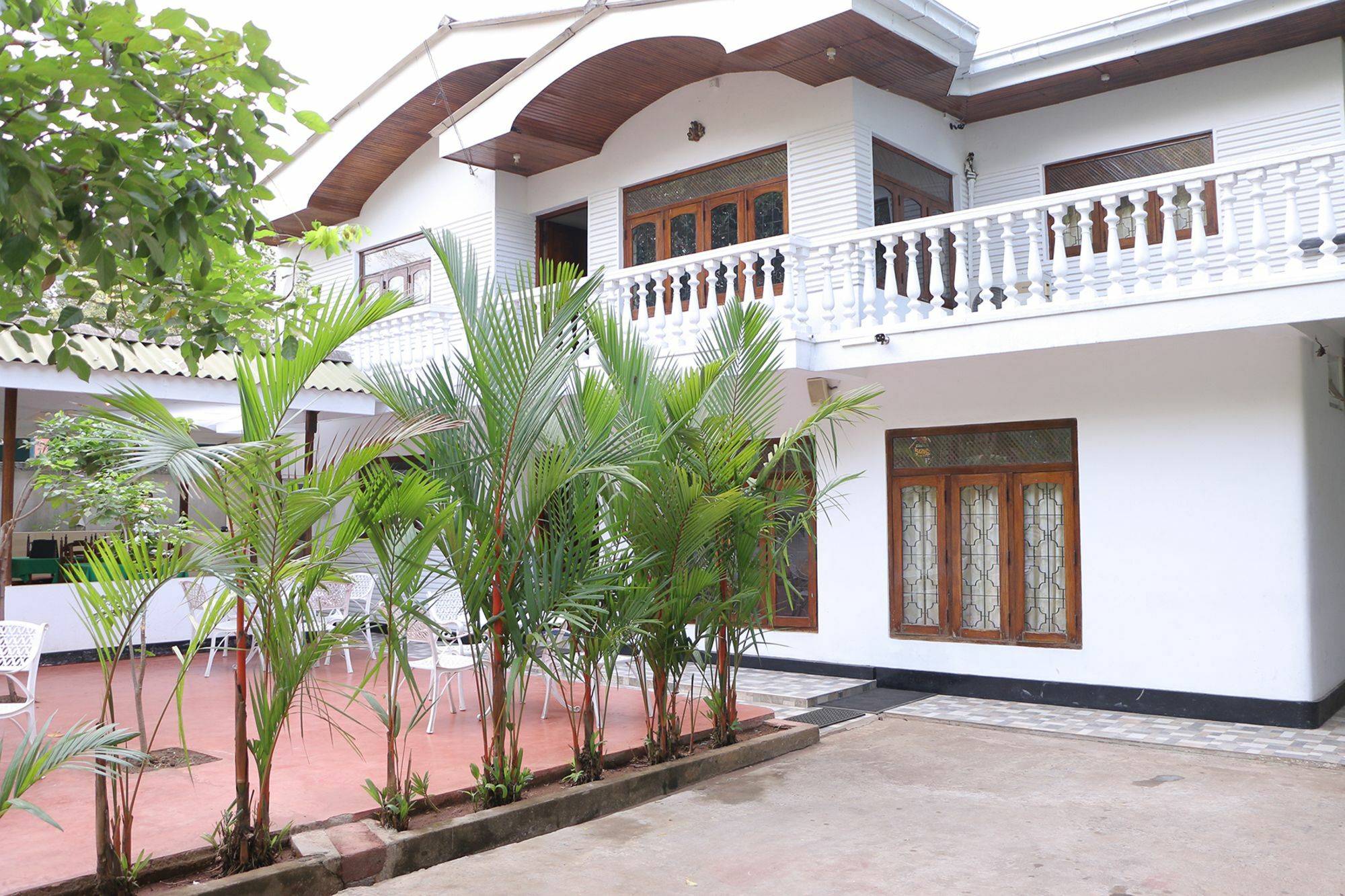 French Garden Tourist Rest 2* Anuradhapura