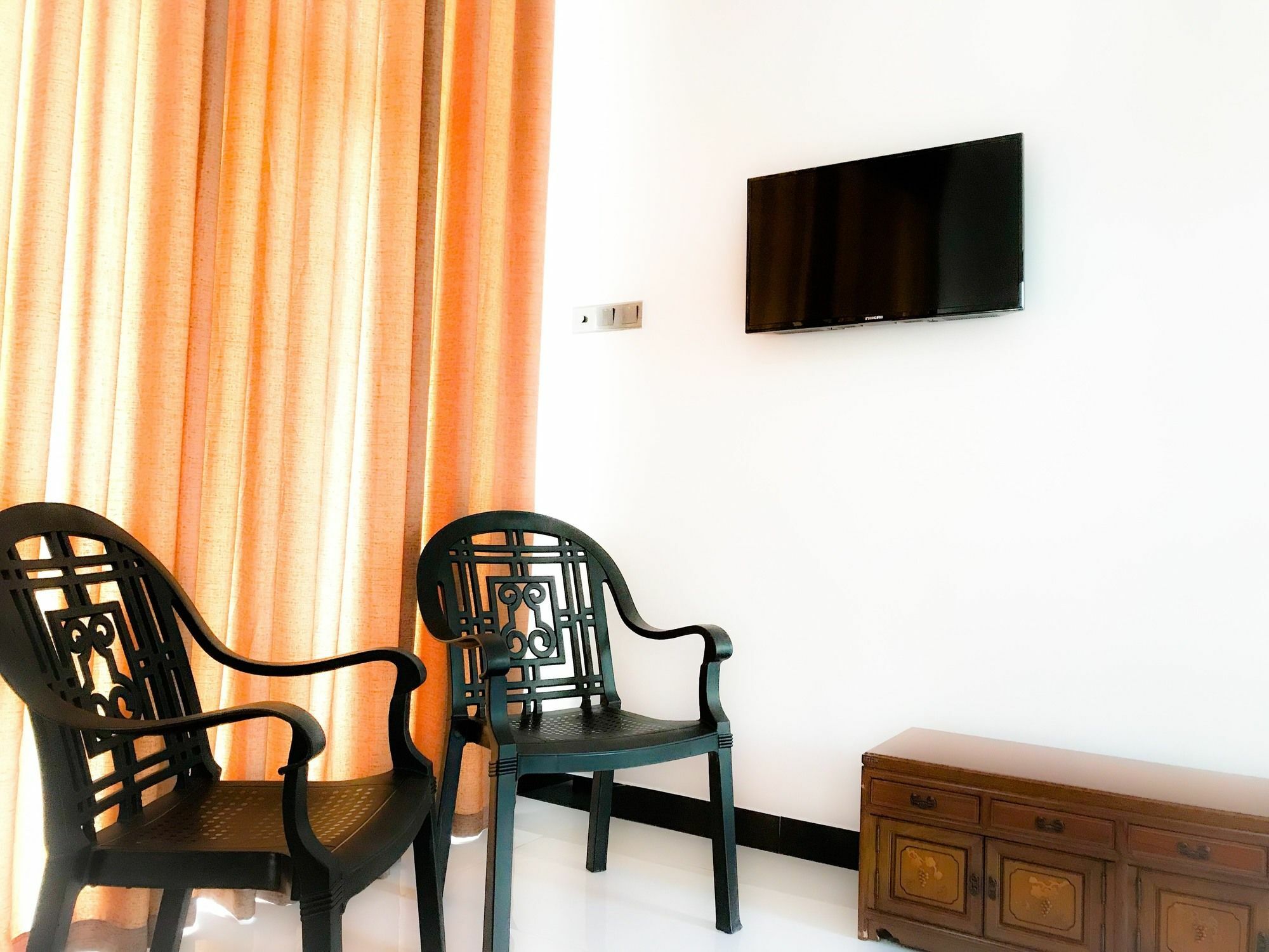 Salubrious Hotel
