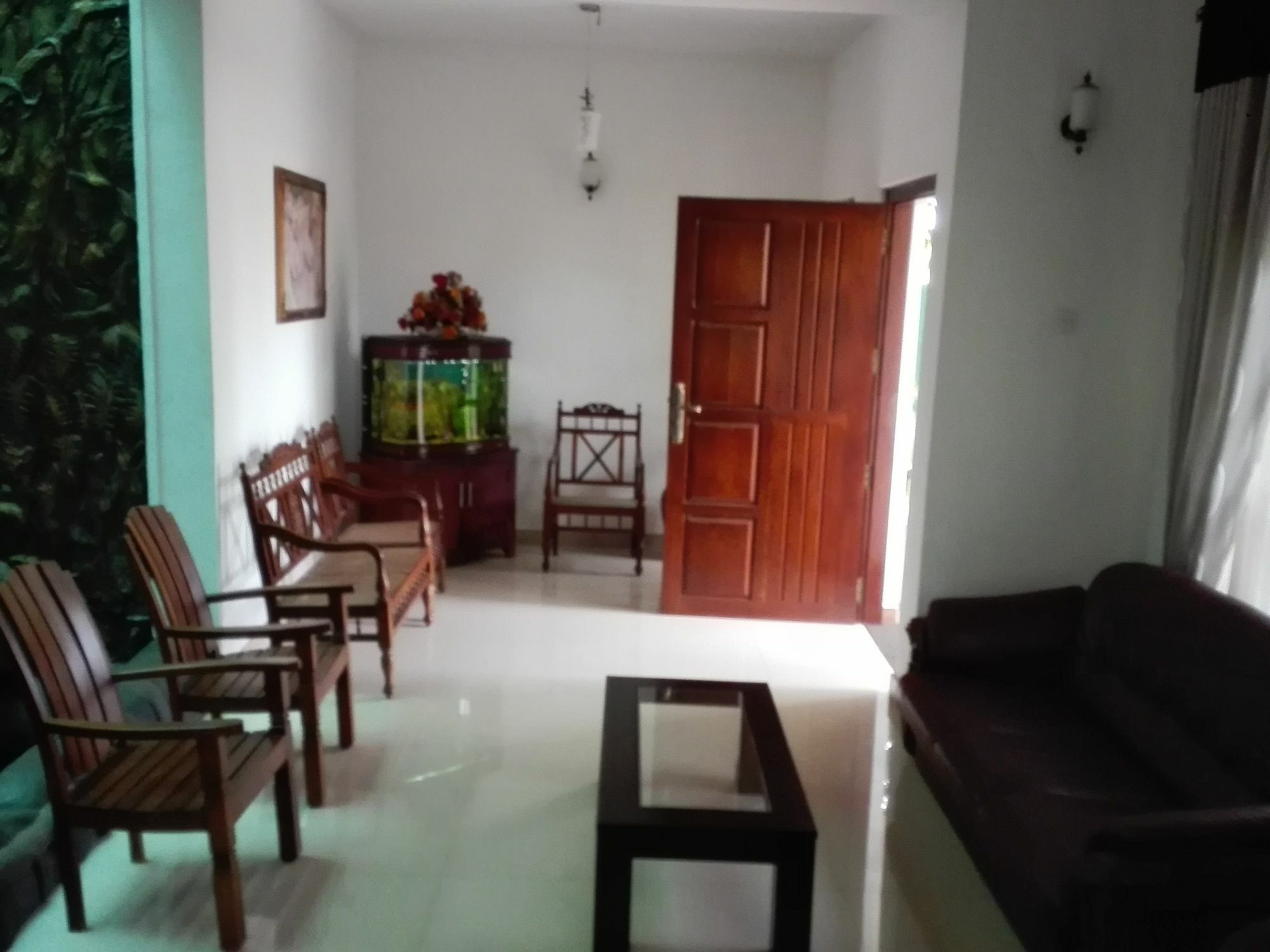 Salubrious Hotel