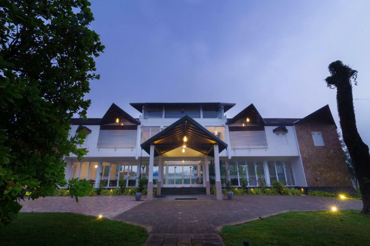 Hotel Subaseth Anuradhapura